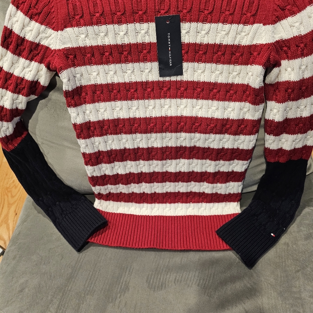 Tommy Hilfiger sweater/new with tag/ size Xs